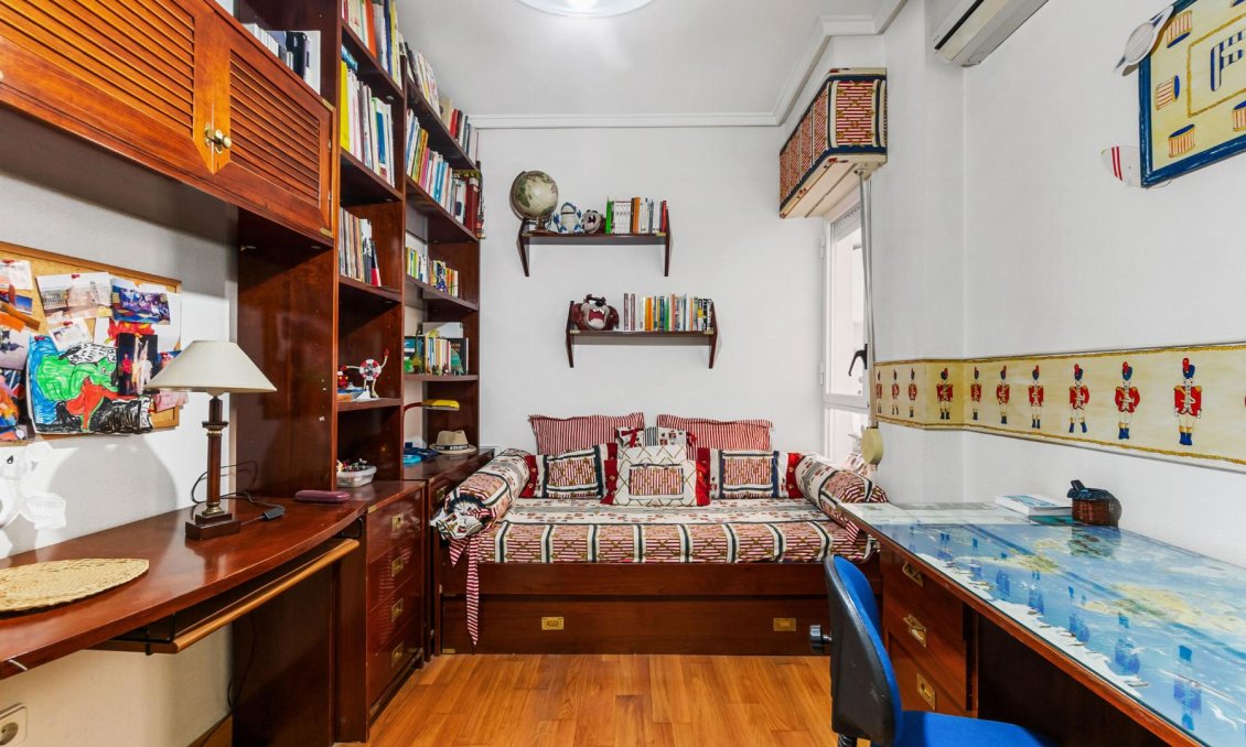 Resale - Apartment -
Torrevieja - Costa Blanca