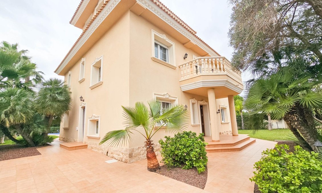 Revente - Villa -
Cabo Roig