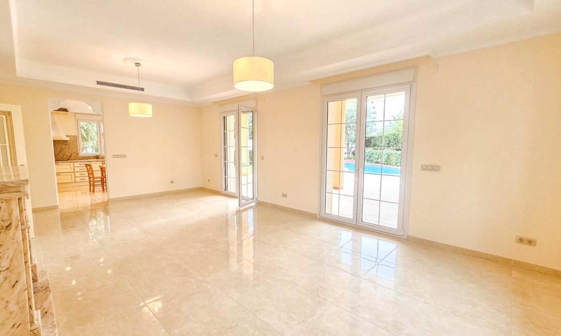 Revente - Villa -
Cabo Roig