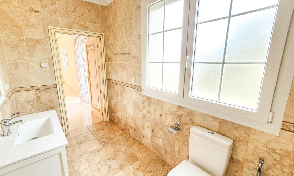 Revente - Villa -
Cabo Roig