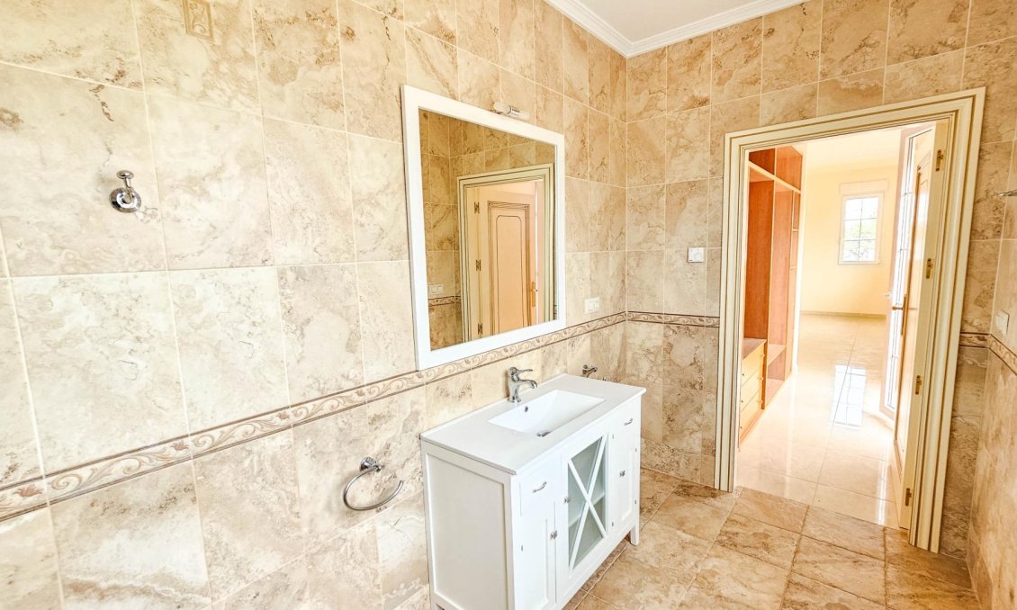 Revente - Villa -
Cabo Roig