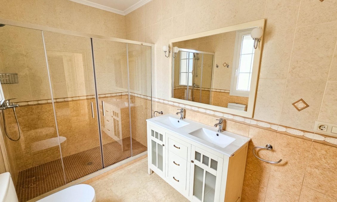 Revente - Villa -
Cabo Roig