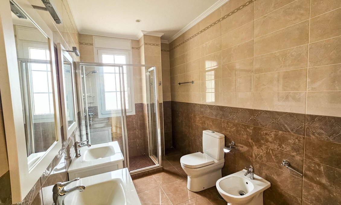 Revente - Villa -
Cabo Roig