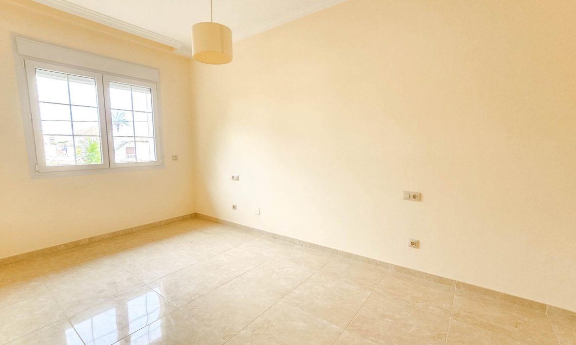 Revente - Villa -
Cabo Roig