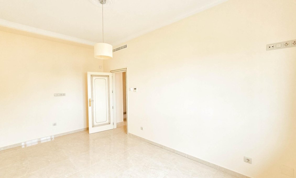 Revente - Villa -
Cabo Roig