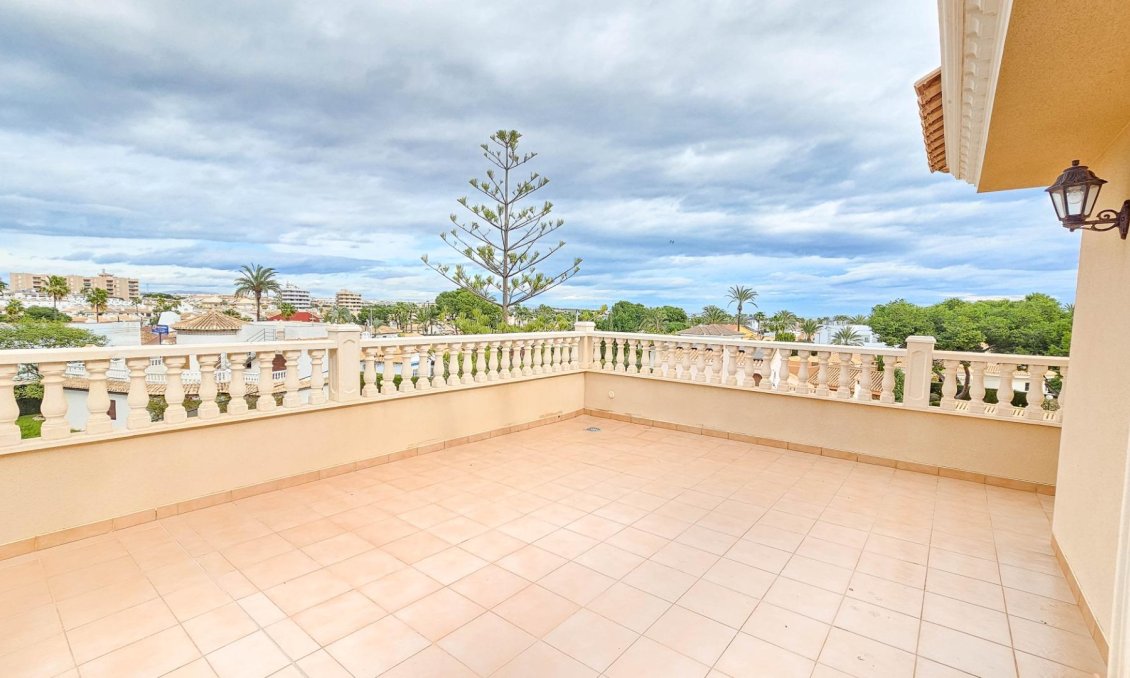 Revente - Villa -
Cabo Roig