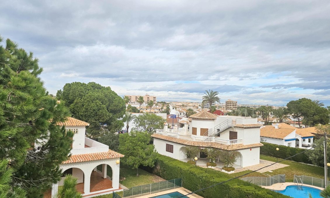 Revente - Villa -
Cabo Roig