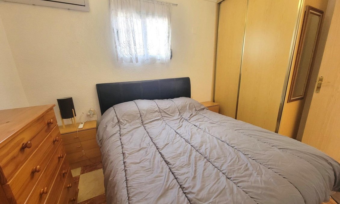 Használt Ingatlanok - Sorház -
Torrevieja - El Chaparral