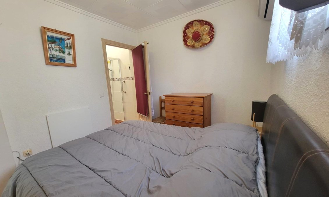 Használt Ingatlanok - Sorház -
Torrevieja - El Chaparral