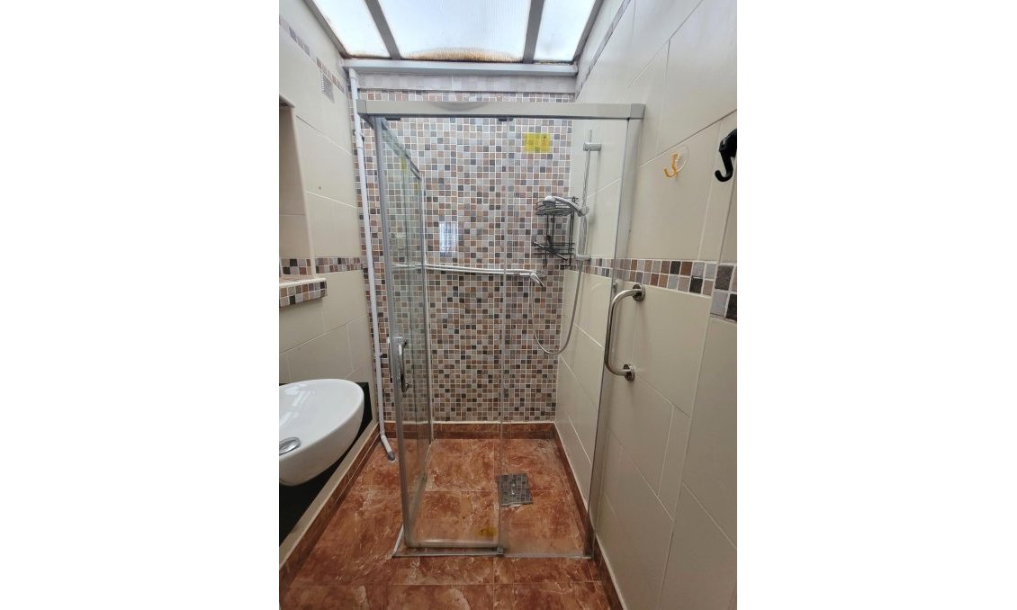 Használt Ingatlanok - Sorház -
Torrevieja - El Chaparral