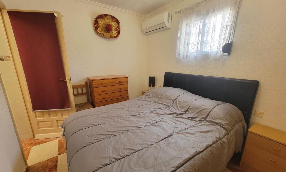 Használt Ingatlanok - Sorház -
Torrevieja - El Chaparral