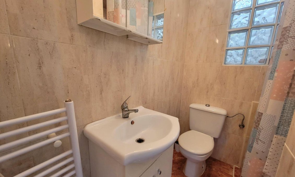 Használt Ingatlanok - Sorház -
Torrevieja - El Chaparral