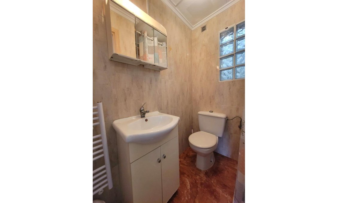 Használt Ingatlanok - Sorház -
Torrevieja - El Chaparral