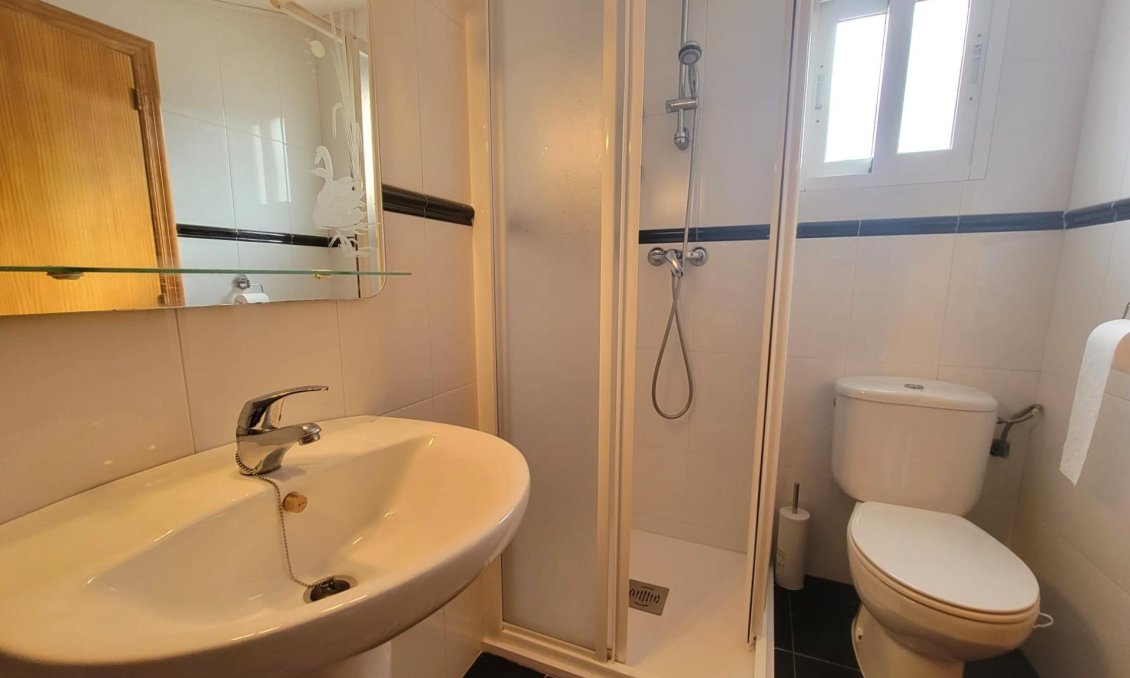 Használt Ingatlanok - Sorház -
Torrevieja - El Chaparral