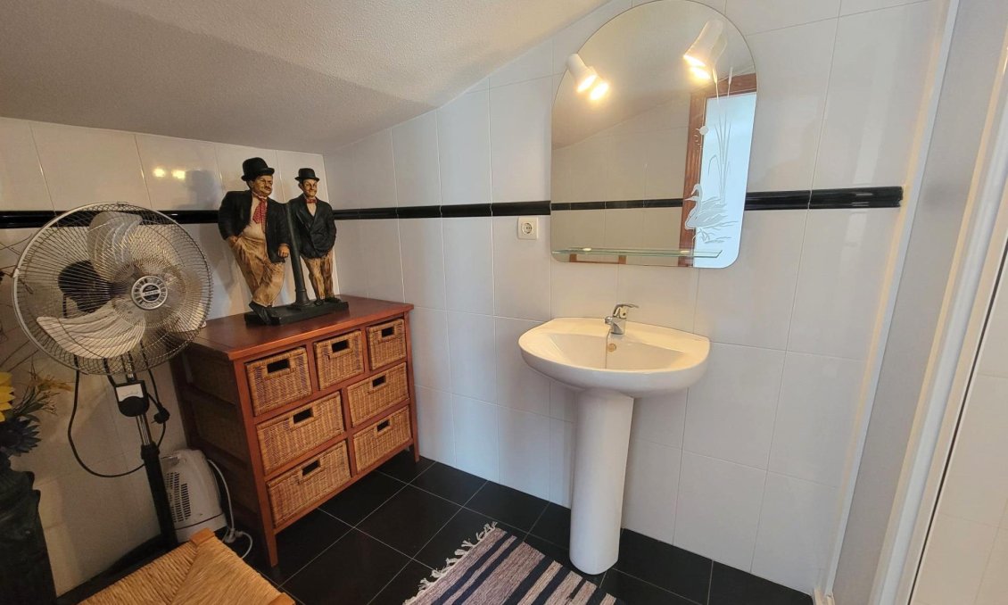 Használt Ingatlanok - Sorház -
Torrevieja - El Chaparral