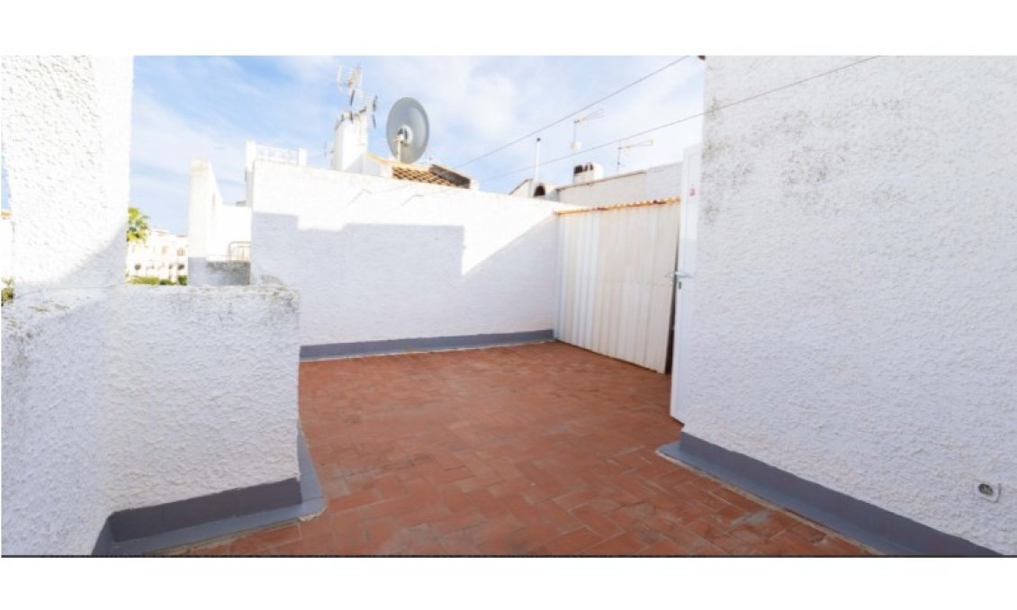 Használt Ingatlanok - Sorház -
Torrevieja - Costa Blanca