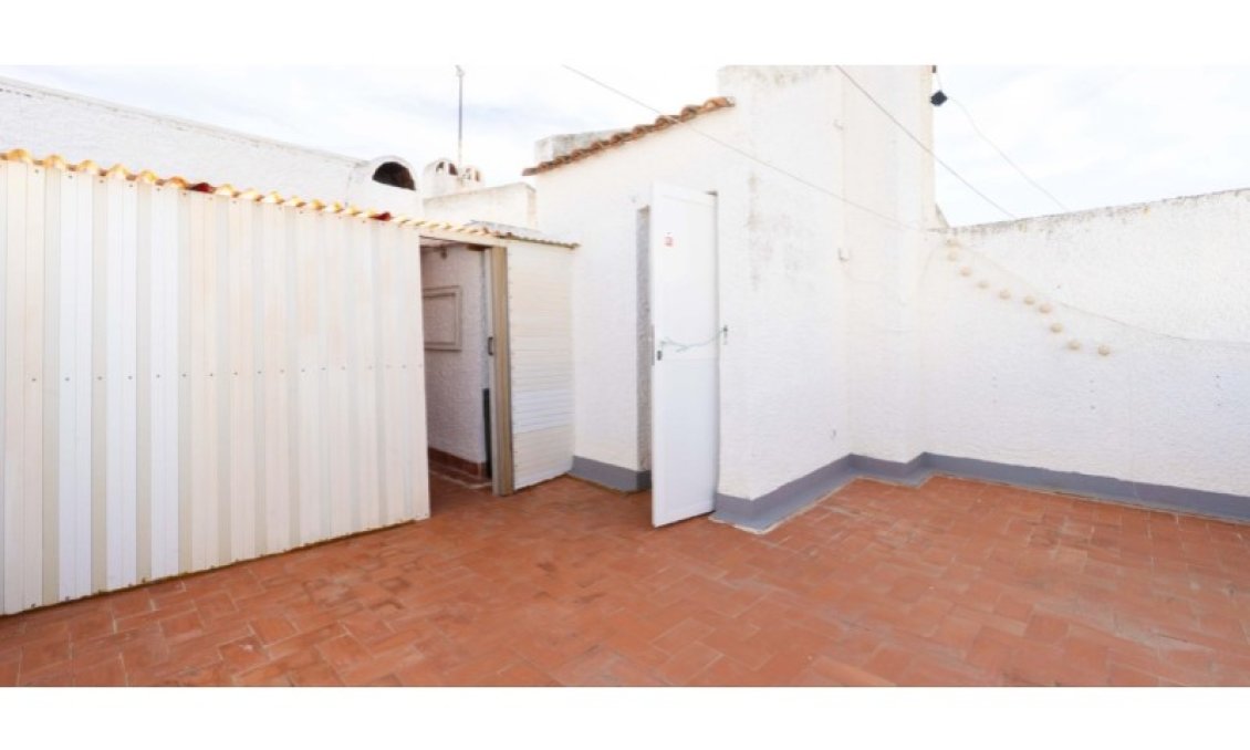 Használt Ingatlanok - Sorház -
Torrevieja - Costa Blanca