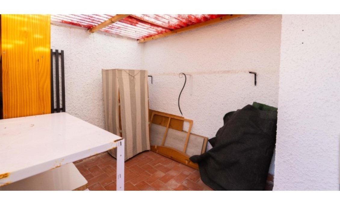 Használt Ingatlanok - Sorház -
Torrevieja - Costa Blanca