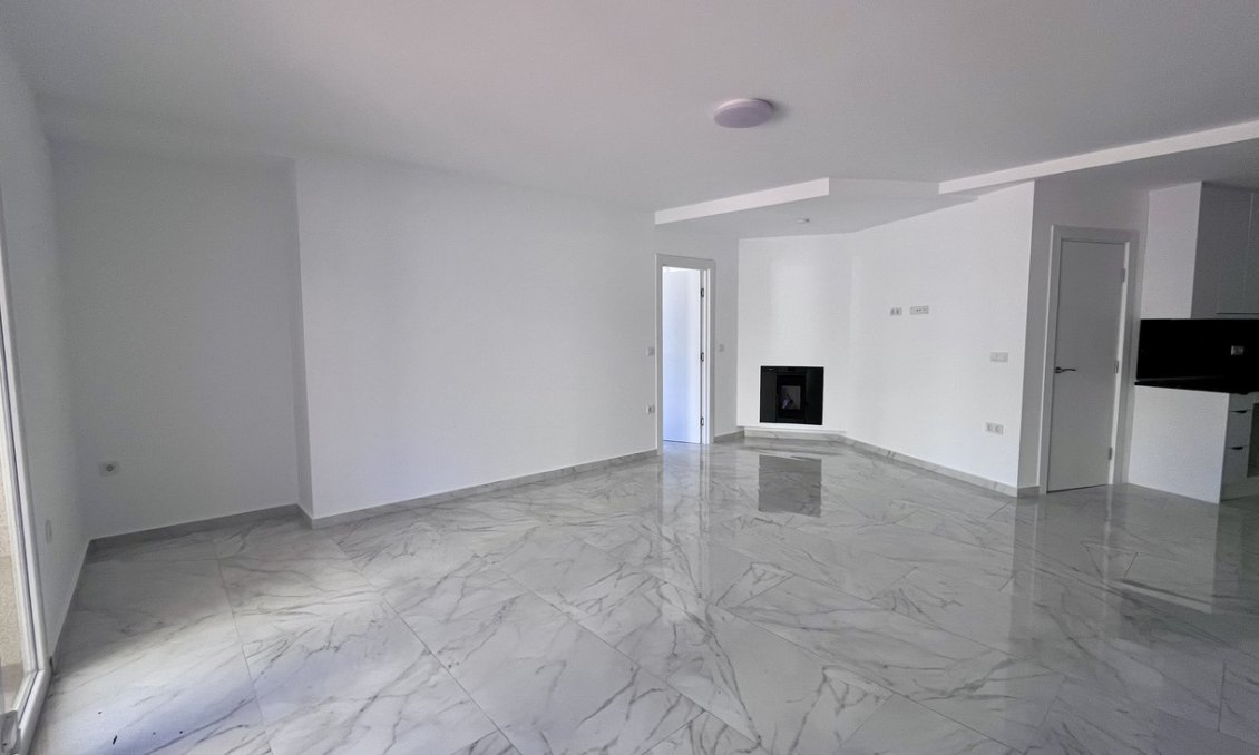 Resale - Bungalow -
Torrevieja