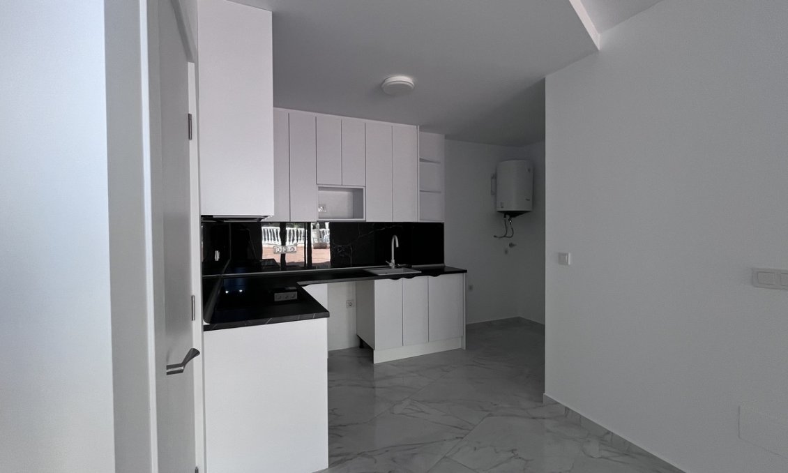 Resale - Bungalow -
Torrevieja