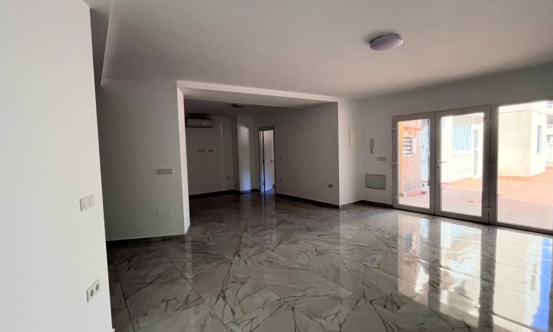 Resale - Bungalow -
Torrevieja