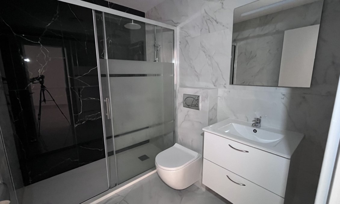 Resale - Bungalow -
Torrevieja