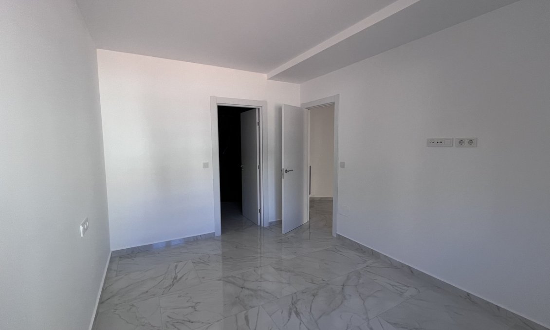 Resale - Bungalow -
Torrevieja