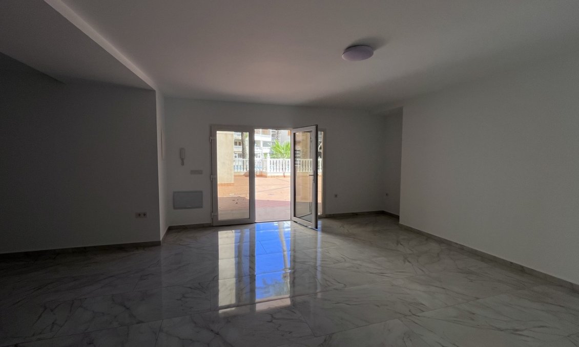 Resale - Bungalow -
Torrevieja