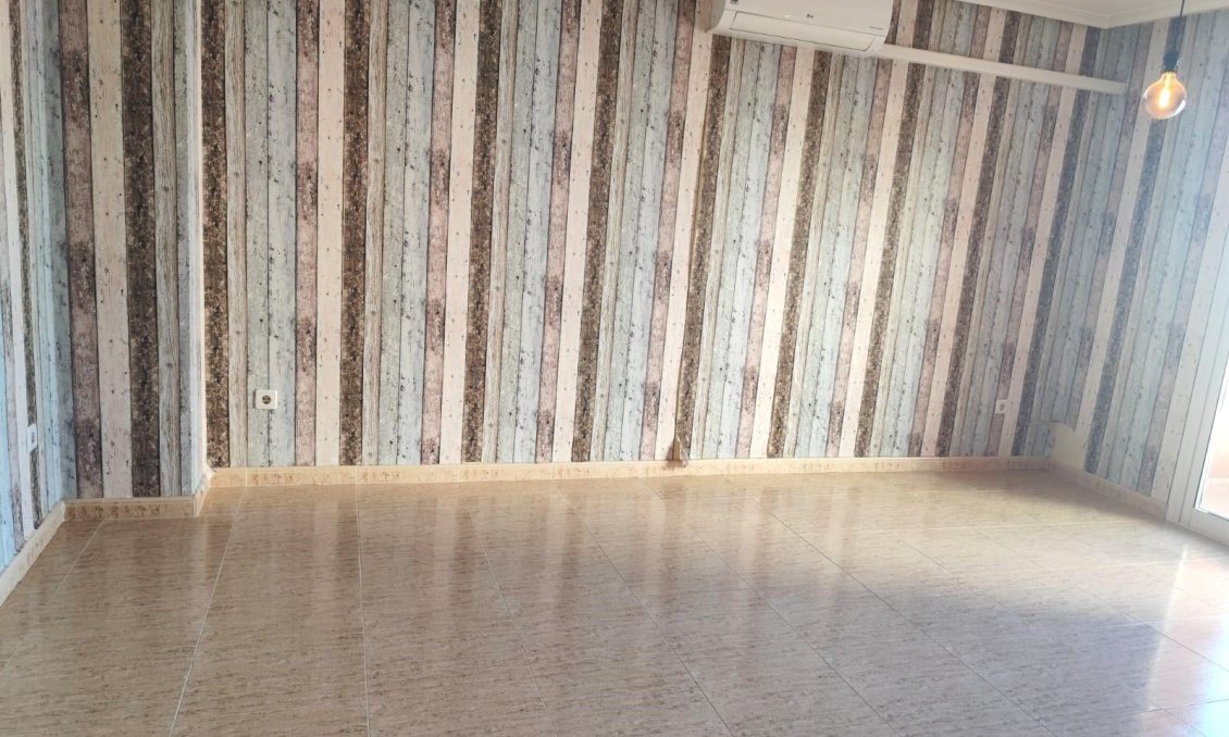 Segunda mano - Apartamento -
Torrevieja - Centro