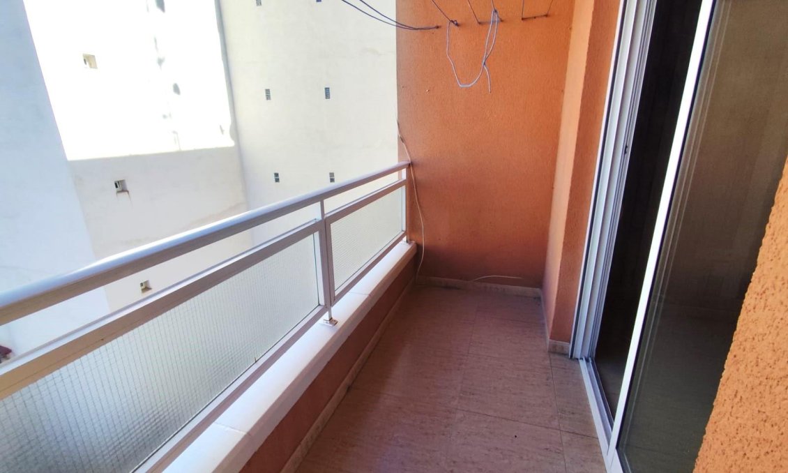 Segunda mano - Apartamento -
Torrevieja - Centro