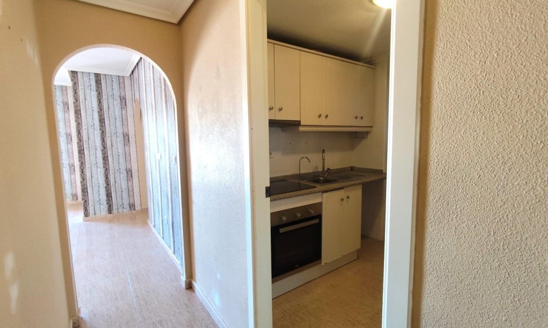 Segunda mano - Apartamento -
Torrevieja - Centro