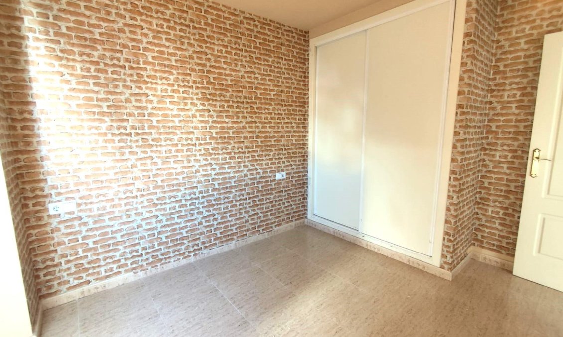 Segunda mano - Apartamento -
Torrevieja - Centro