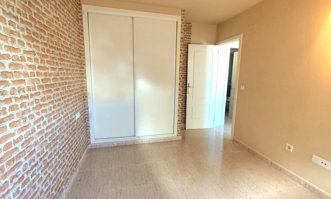 Segunda mano - Apartamento -
Torrevieja - Centro