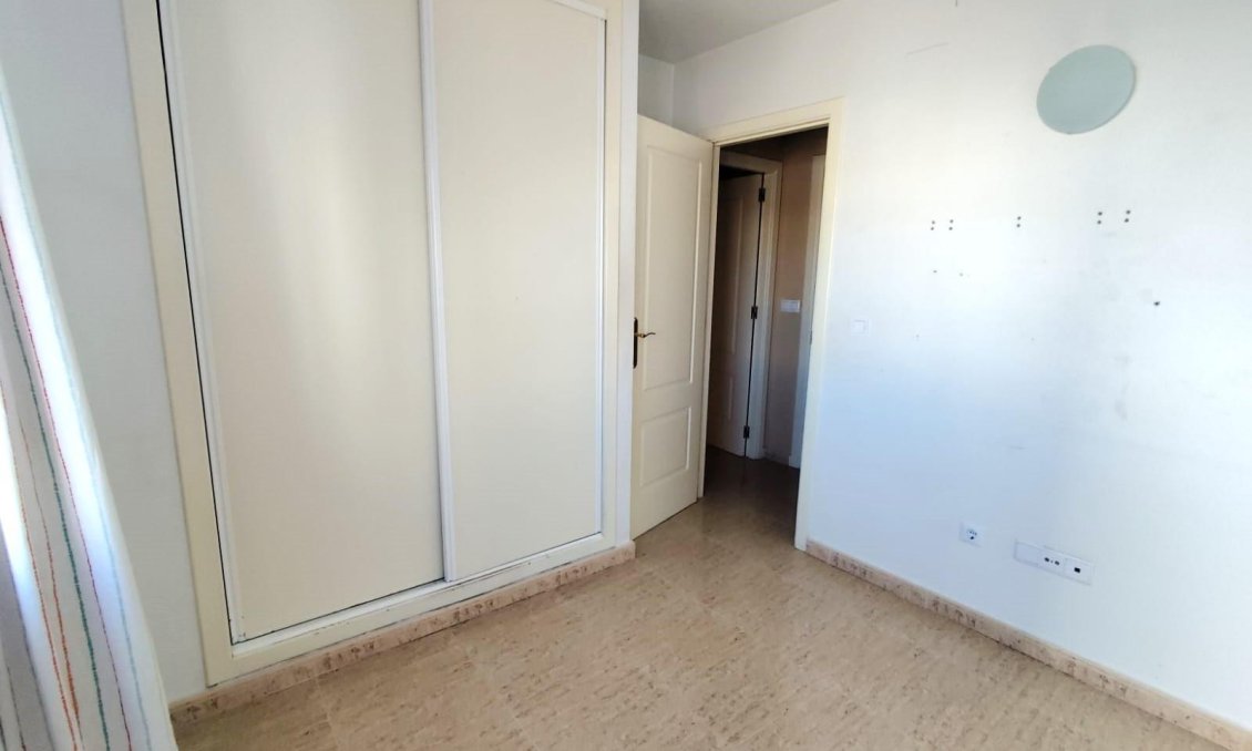 Segunda mano - Apartamento -
Torrevieja - Centro