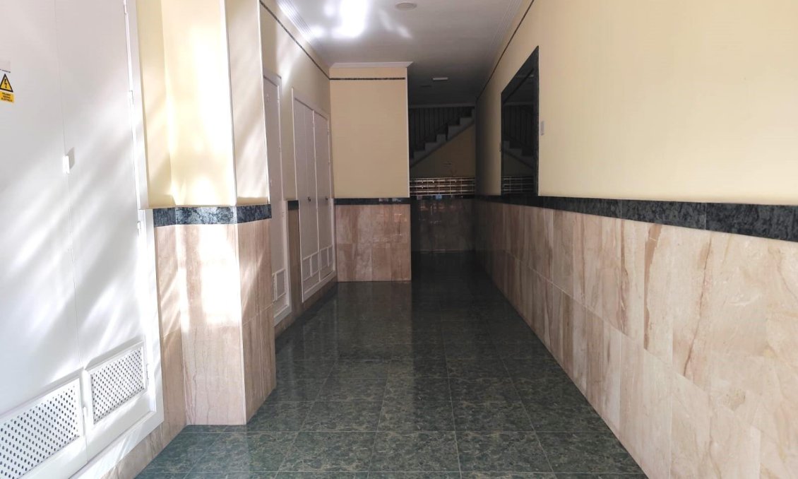 Segunda mano - Apartamento -
Torrevieja - Centro