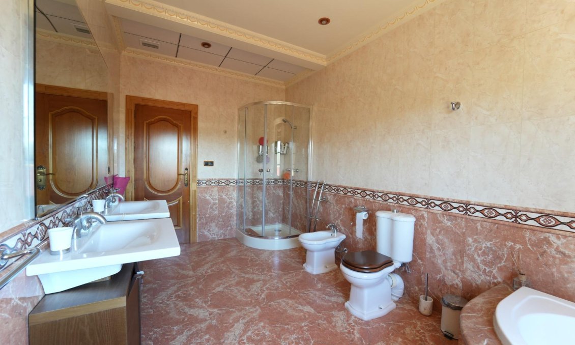 Resale - Villa -
Orihuela Costa - Campoamor