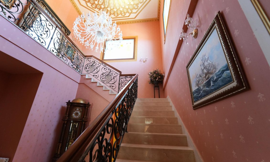 Resale - Villa -
Orihuela Costa - Campoamor