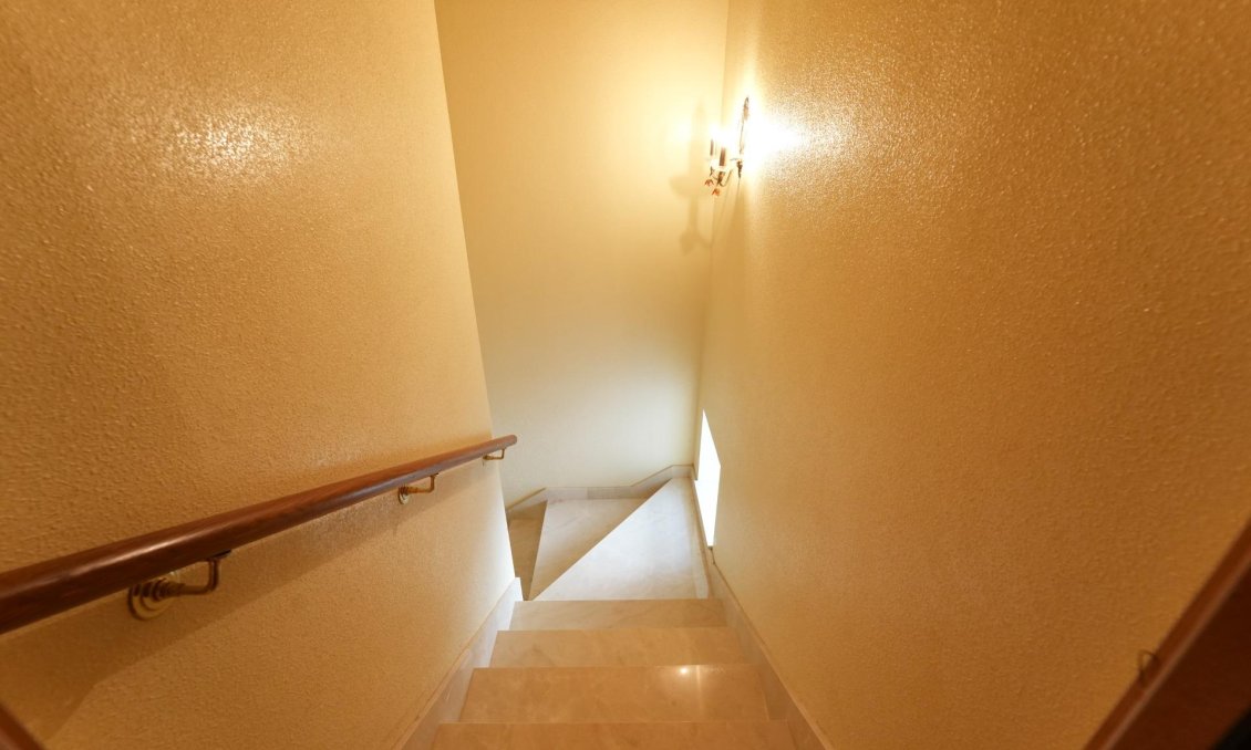 Resale - Villa -
Orihuela Costa - Campoamor