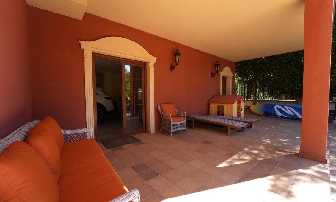 Resale - Villa -
Orihuela Costa - Campoamor