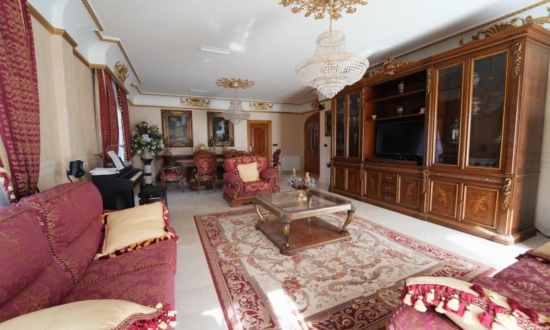 Resale - Villa -
Orihuela Costa - Campoamor