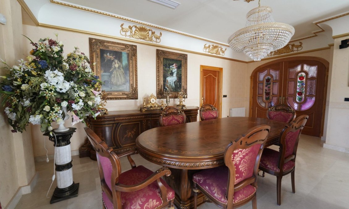 Resale - Villa -
Orihuela Costa - Campoamor