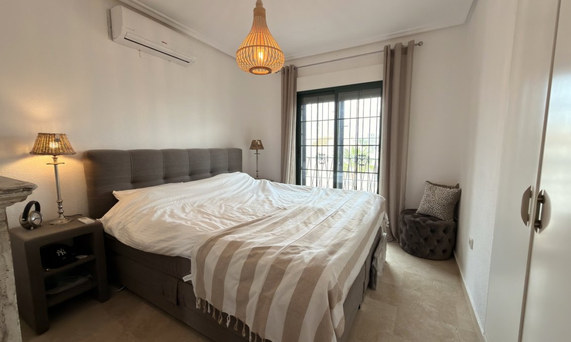 Használt Ingatlanok - Villa -
Orihuela Costa - Los Doses