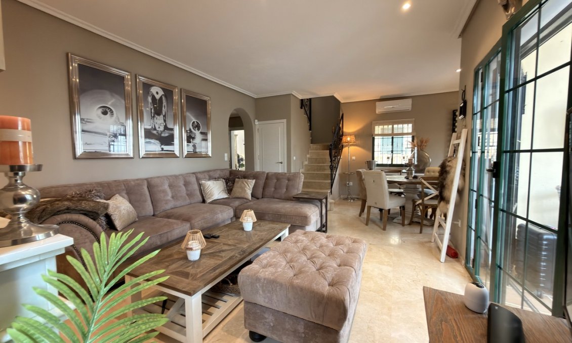 Használt Ingatlanok - Villa -
Orihuela Costa - Los Doses