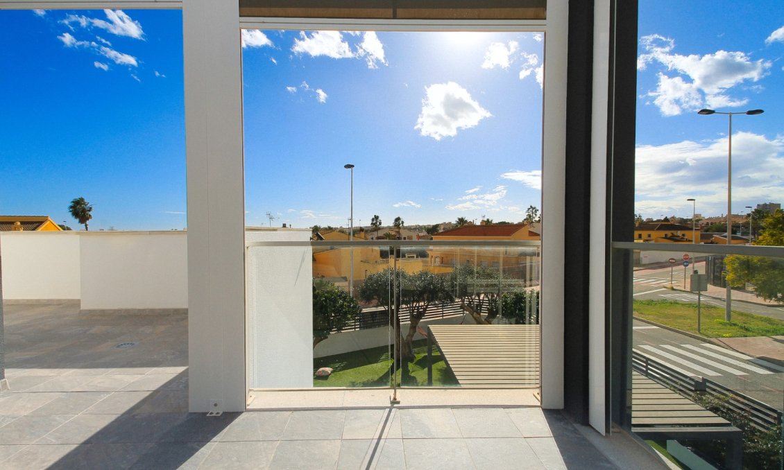 Wiederverkauf - Quad House -
Torrevieja - Costa Blanca
