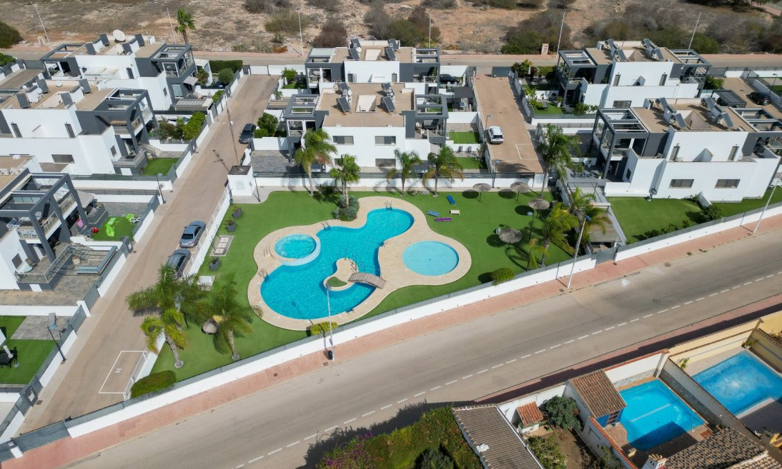 Wiederverkauf - Quad House -
Torrevieja - Costa Blanca