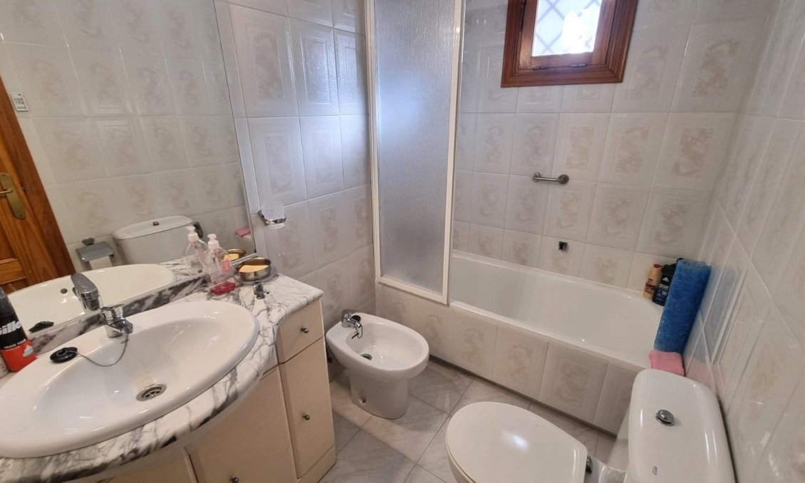 Revânzare - Apartament -
Torrevieja - La Mata