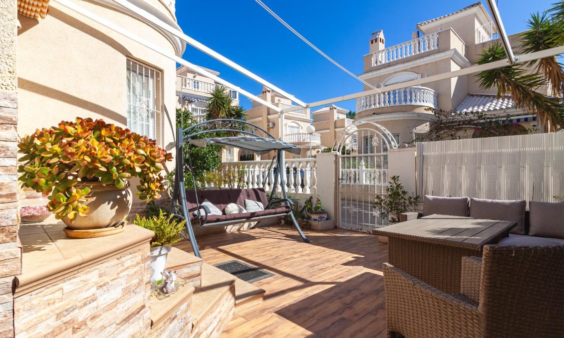 Resale - Villa -
Orihuela Costa - Los Almendros-la Florida