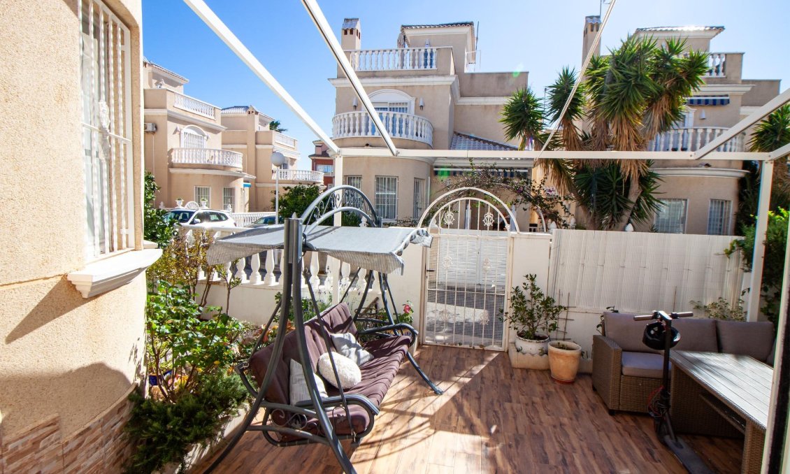 Resale - Villa -
Orihuela Costa - Los Almendros-la Florida