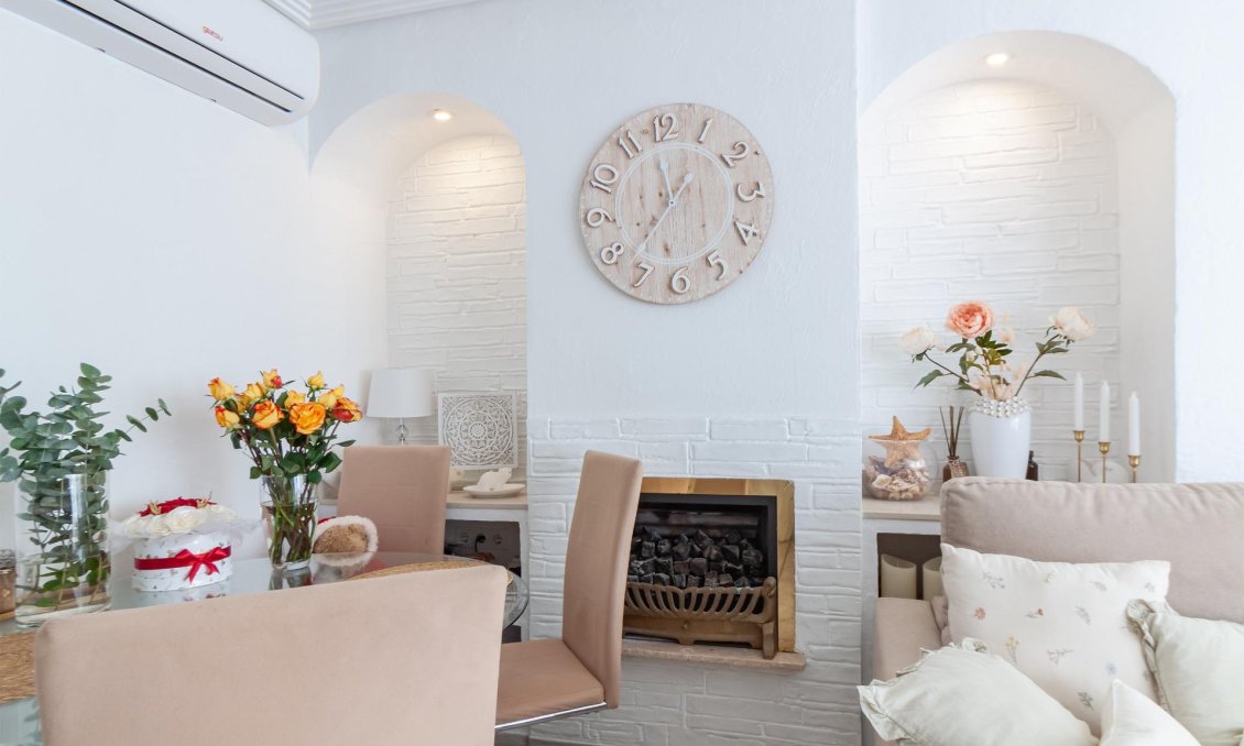 Resale - Villa -
Orihuela Costa - Los Almendros-la Florida