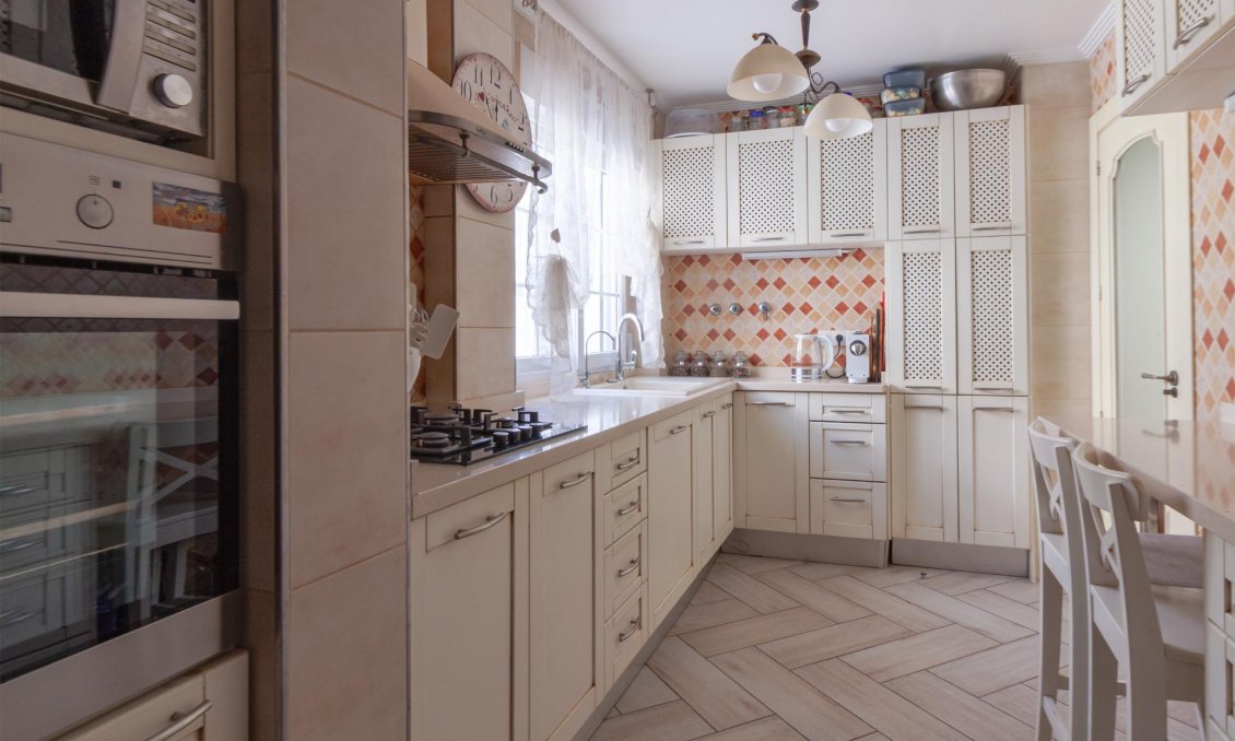 Resale - Villa -
Orihuela Costa - Los Almendros-la Florida